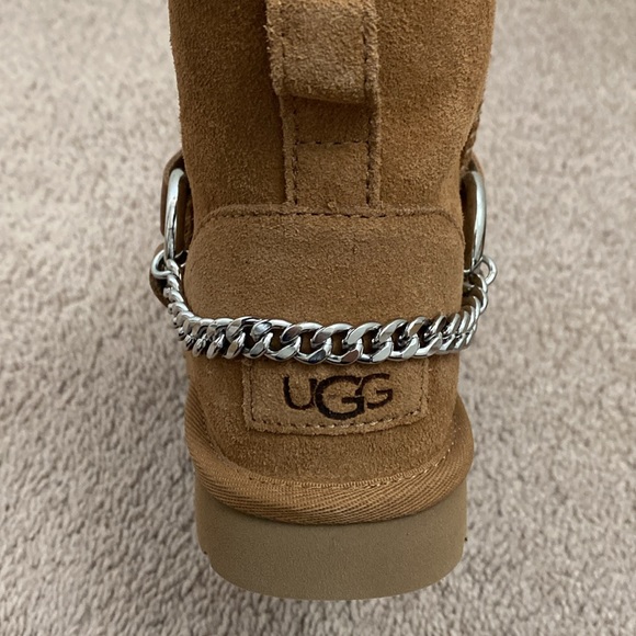UGG Classic Mini Chains II Size 5 - Picture 11 of 13